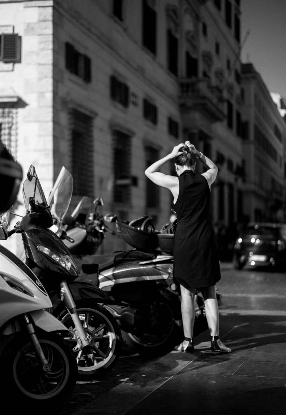 Woman in Rome. (C) Morten Albek - 2015. photo@mortenalbek.com www.mortenalbek.com